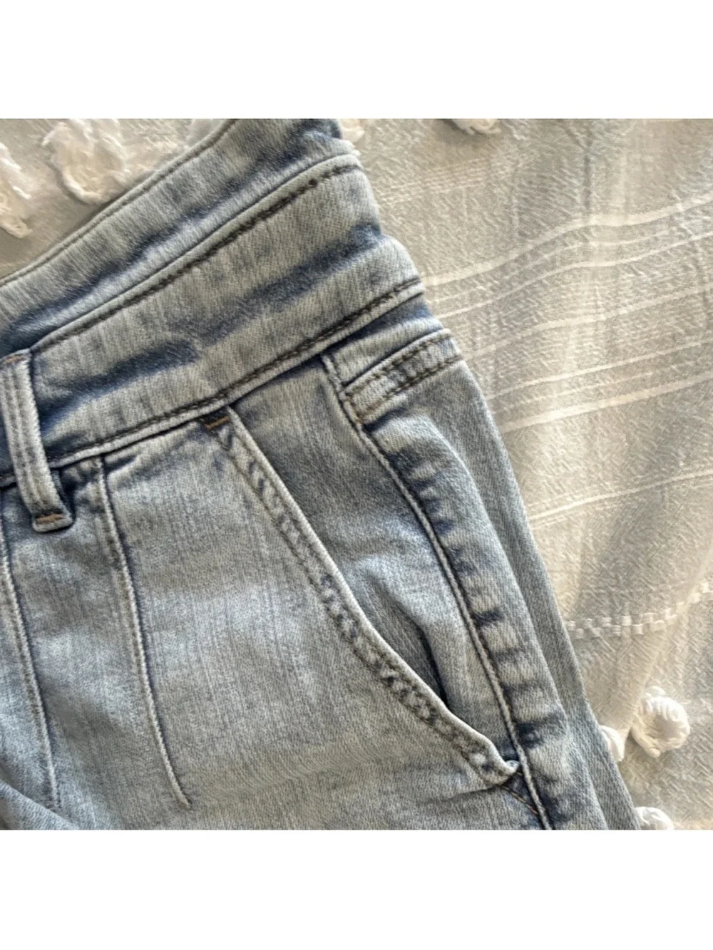 White House Black Market 5” shorts size 8